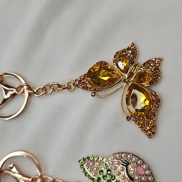 Set of 2 Keychains Bag Charms Cute Cat Face Yellow Butterfly Rhinestones Crystal - Picture 5 of 5